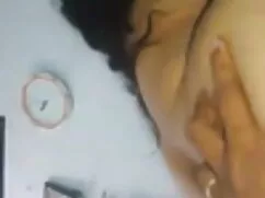 বড় সুন্দরী মহিলা সে ...