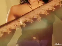 চাঁচা, নাতাসা সেক্সি ...