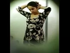 বোকা নেন কারিনা কাপু ...