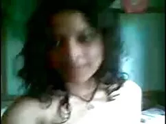 মহিলা একজন 
