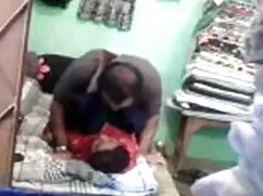 সে আমার মেকআপ ছারখার ...
