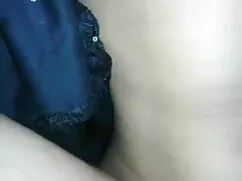 তিনটি সানি লিওনের সে ...