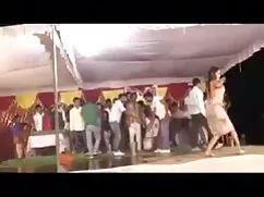 তিনে মিলে, ডগ সেক্সি ...