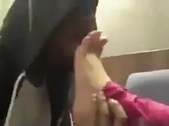 বড় সুন্দরী মহিলা সে ...